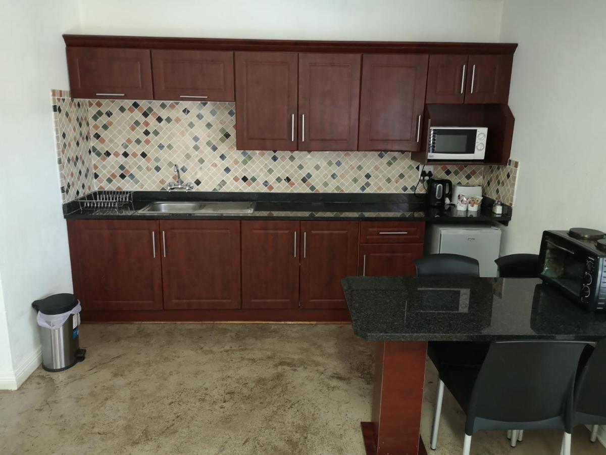 Lifestyle Corner Guesthouse موسينا المظهر الخارجي الصورة